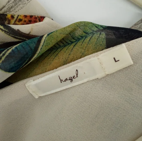 Hazel Vegan 100% Polyester Neutral Floral Leaf Romantic Top Tan L - Picture 2 of 7